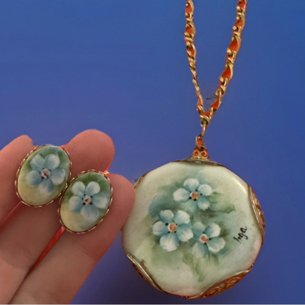 Vintage Floral Pendant and Earring Set
